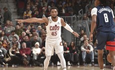 九游娱乐官网登录网址-爵士惨败奇才，米切尔遭遇低迷