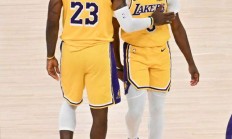 九游娱乐官方-勒布朗-詹姆斯与小詹姆斯合体参加慈善活动，善举频频引发社会热议的简单介绍