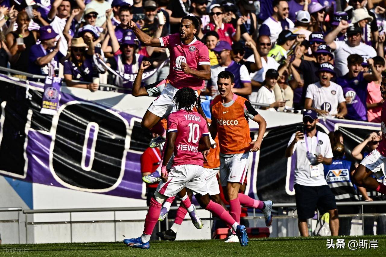 巴黎圣日耳曼客场击败图卢兹,领跑法甲 巴黎圣日耳曼客场击败图卢兹,领跑法甲