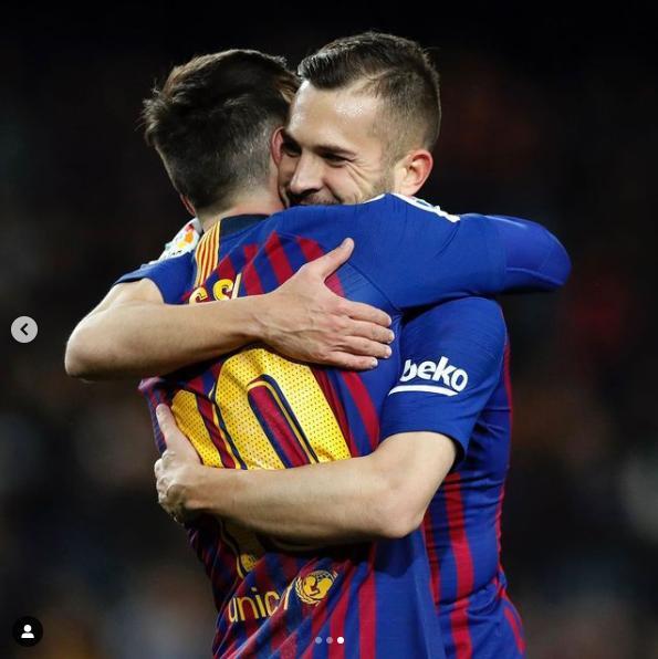 阿尔巴赢得场面优势,全队完美配合 阿尔巴赢得场面优势,全队完美配合