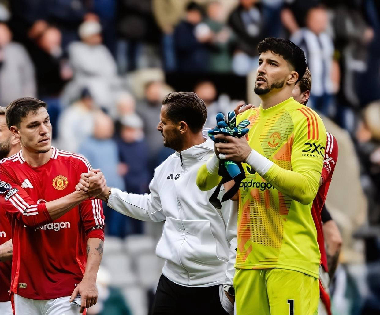 曼联客场负于罗马队,状态堪忧 曼联客场负于罗马队,状态堪忧