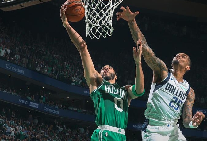 美国选手以绝对优势夺得冠军 美国选手以绝对优势夺得冠军