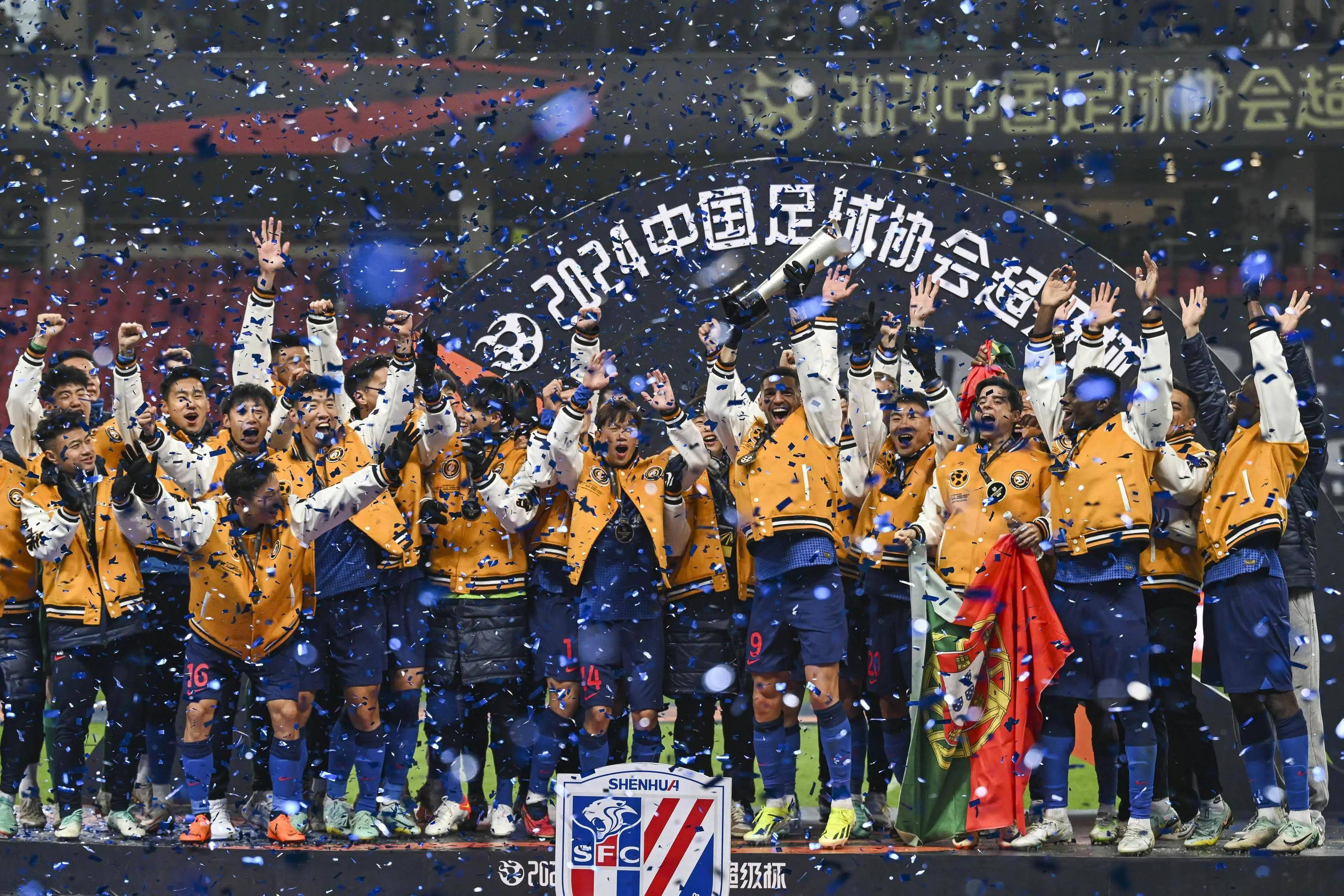 比赛精彩纷呈,球队表现抢眼赢得胜利 比赛精彩纷呈,球队表现抢眼赢得胜利