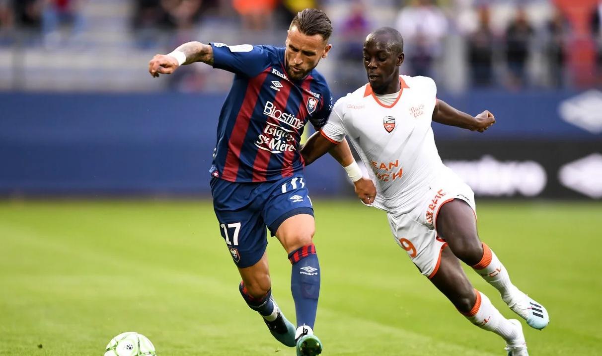 卡昂对阵图卢兹的比赛中陷入苦战 卡昂对阵图卢兹的比赛中陷入苦战