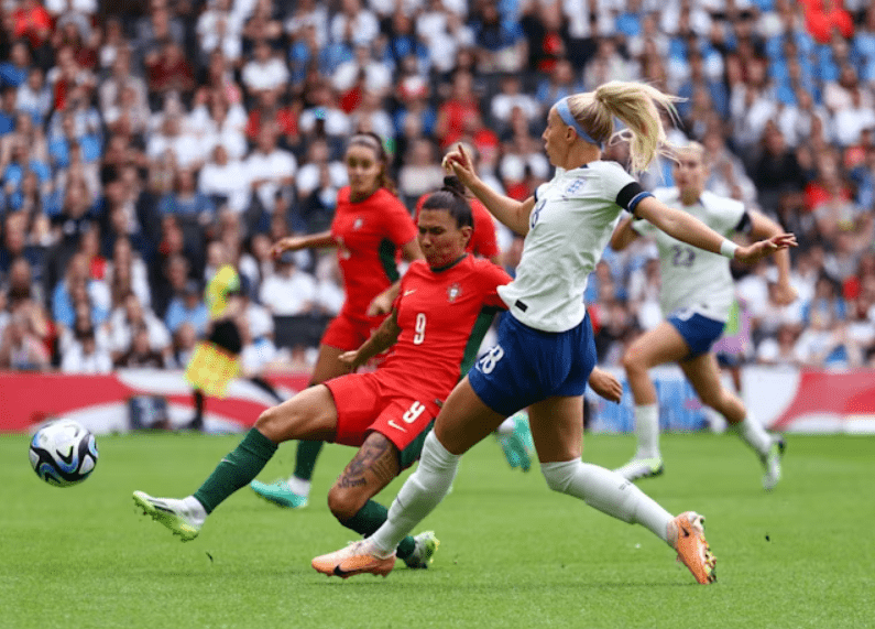 荷兰女足在友谊赛事中击败对手 荷兰女足在友谊赛事中击败对手