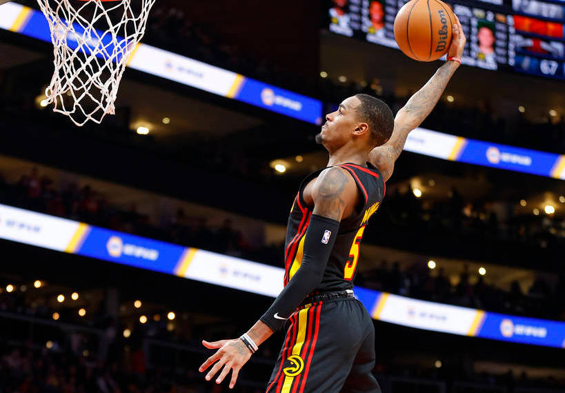 雄鹿主场力克老鹰,取得五连胜 雄鹿主场力克老鹰,取得五连胜