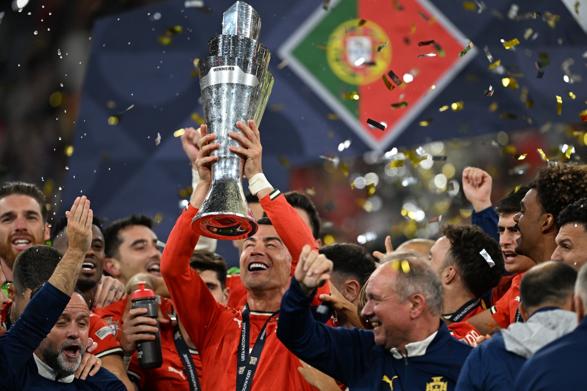 包含欧国联淘汰赛圈开战，球队斗志高昂的词条