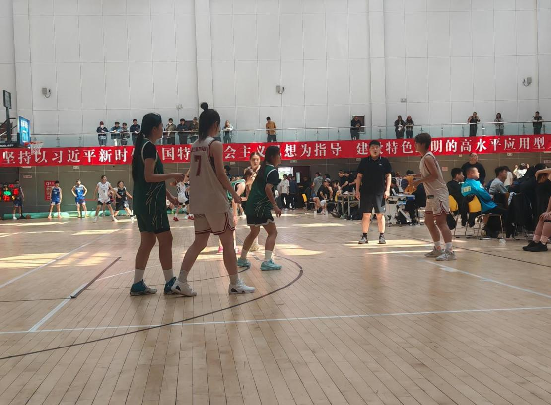 关于创造历史，球队在近期比赛中创下佳绩的信息